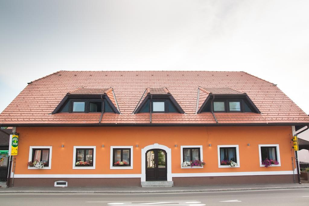 Guest House Pri Treh Lipah Ptuj Exterior photo